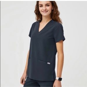 Dark harbor Figs casma top.